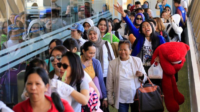 Arriving Filipinas from Kuwait