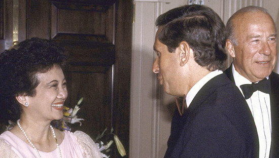Congressman Stephen Solarz of New York and Corazon Aquino
