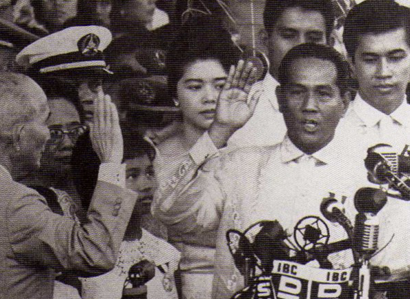 Diosdado Macapagal takes his oath of office as President in 1961.